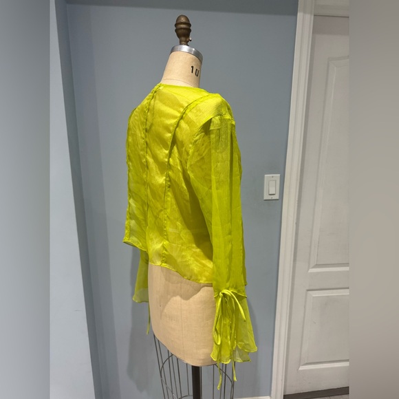 Fashion Nova never worn 1XL Sweet Sensationin Ruffle Blouse - Chartreuse - Picture 2 of 2